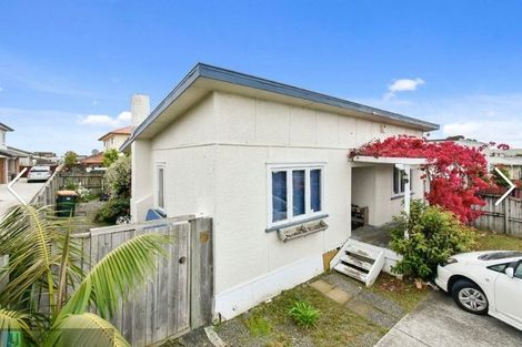 Photo of property in 11 Seddon Avenue, Papatoetoe, Auckland, 2104