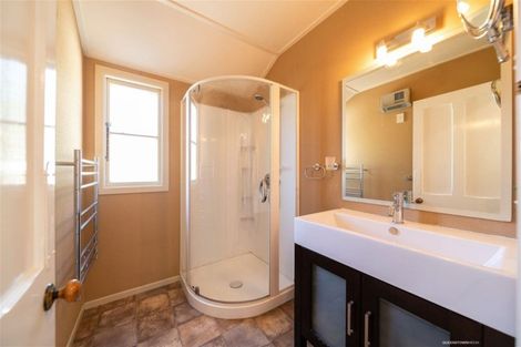 Photo of property in 10 Hamilton Road, Queenstown, 9300