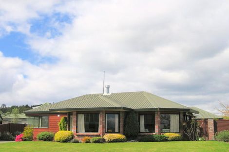 Photo of property in 87 Harvey Street, Waipahihi, Taupo, 3330