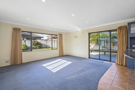 Photo of property in 8 Oldfield Court, Huntington, Hamilton, 3210