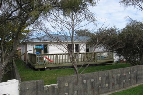 Photo of property in 15 Bythell Street, Wainuiomata, Lower Hutt, 5014