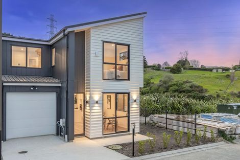 Photo of property in 9 Whawhaki Lane, Kumeu, 0810