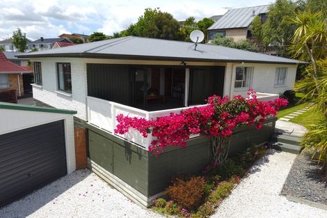 Photo of property in 77 Bremworth Avenue, Dinsdale, Hamilton, 3204