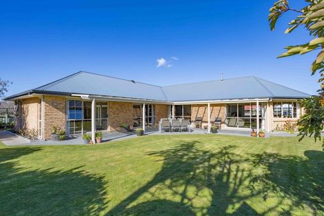 Photo of property in 2 Holdsworth Drive, Otamatea, Whanganui, 4500