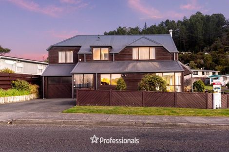 Photo of property in 69 Sunbrae Drive, Silverstream, Upper Hutt, 5019