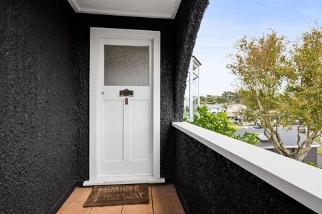 Photo of property in 65 Pioneer Road, Moturoa, New Plymouth, 4310