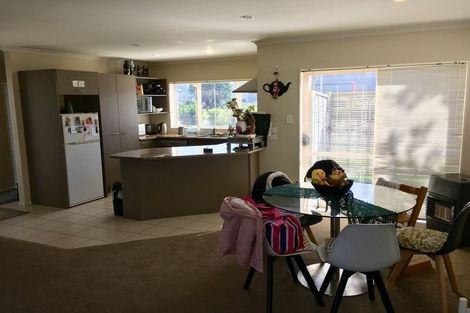 Photo of property in 5 Moravale Lane, Flat Bush, Auckland, 2016