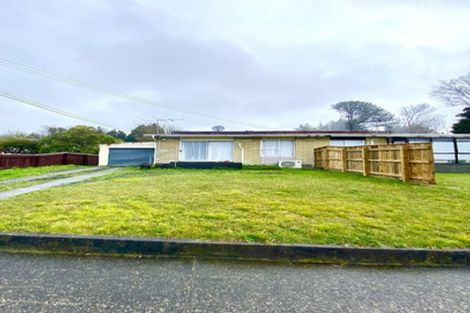 Photo of property in 2/18 Hillside Drive, Maoribank, Upper Hutt, 5018