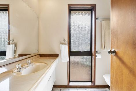 Photo of property in 63 Glenmore Road, Sunnyhills, Auckland, 2010