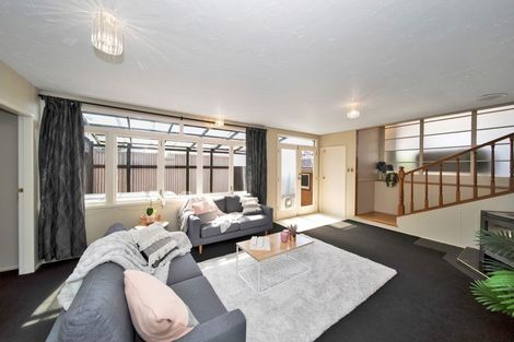 Photo of property in 72 Pioneer Road, Moturoa, New Plymouth, 4310