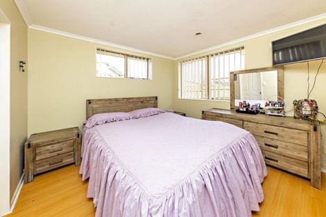 Photo of property in 6 Frederick Reece Drive, The Gardens, Auckland, 2105