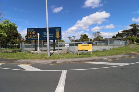 Photo of property in 320 Lincoln Road, Henderson, Auckland, 0610