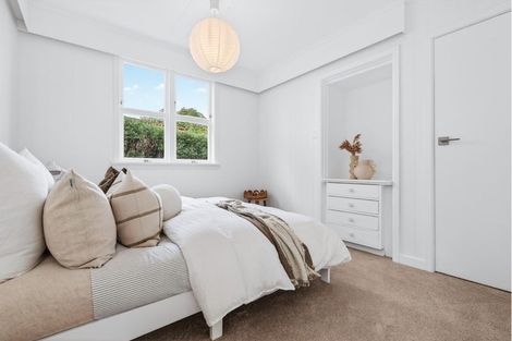 Photo of property in 1 Winston Street, Acacia Bay, Taupo, 3330