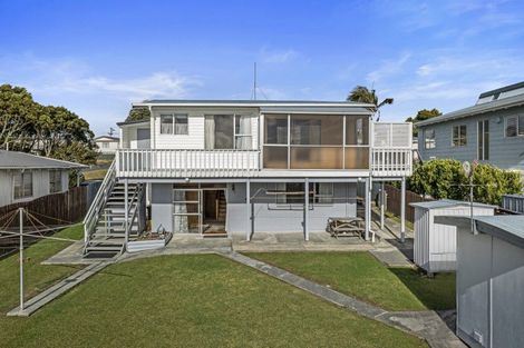 Photo of property in 4 Kawau View Road, Snells Beach, 0920