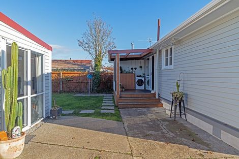 Photo of property in 8 Tenby Place, Avondale, Christchurch, 8061