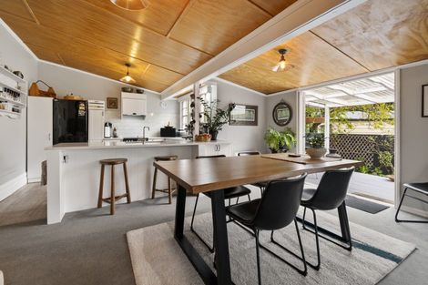 Photo of property in 89 Bridge Street, Bulls, 4818