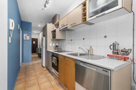 Photo of property in Atrium Towers, 8e/154 The Terrace, Wellington Central, Wellington, 6011