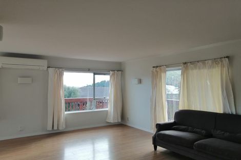 Photo of property in 34 Waverley Avenue, Glenfield, Auckland, 0629