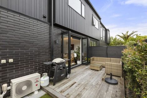 Photo of property in 18d St Michaels Avenue, Point Chevalier, Auckland, 1022