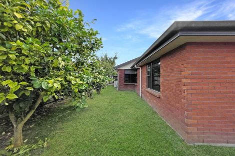 Photo of property in 14 Kirk Close, Rototuna, Hamilton, 3210