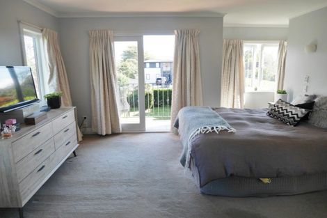 Photo of property in 74 Wai-iti Terrace, Bryndwr, Christchurch, 8052