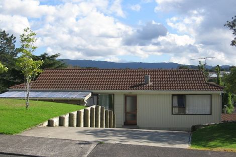 Photo of property in 5 Adam Sunde Place, Glen Eden, Auckland, 0602