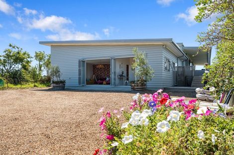 Photo of property in 99 Cowes Bay Road, Waiheke Island, 1971