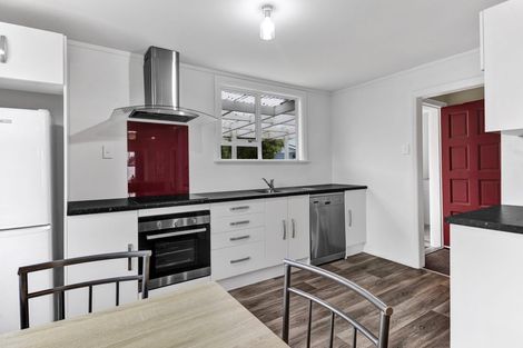 Photo of property in 304 South Road, Hawera, 4610