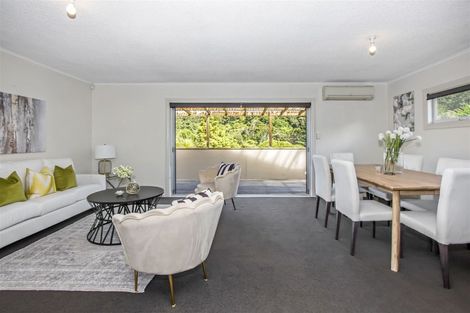 Photo of property in 118 Lynn Road, Bayview, Auckland, 0629