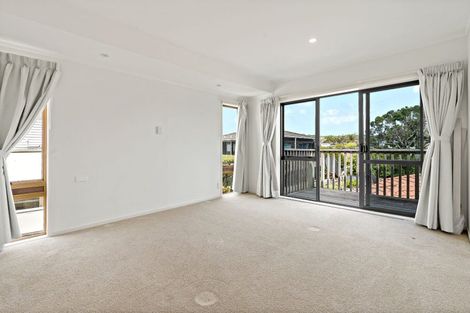 Photo of property in 18 Folkestone Street, Murrays Bay, Auckland, 0630