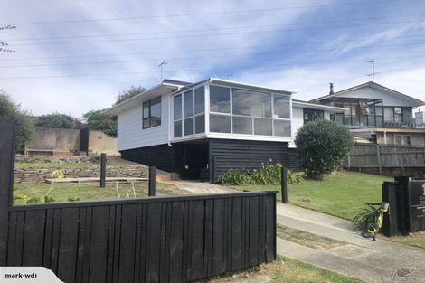 Photo of property in 15 Wakeling Avenue, Te Atatu South, Auckland, 0610