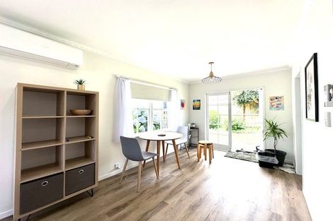 Photo of property in 1/51 Stanniland Street, Sunnyhills, Auckland, 2010