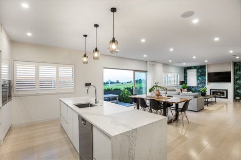 Photo of property in 17 Winscombe Street, Belmont, Auckland, 0622