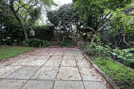 Photo of property in 17a Karetu Road, Greenlane, Auckland, 1051