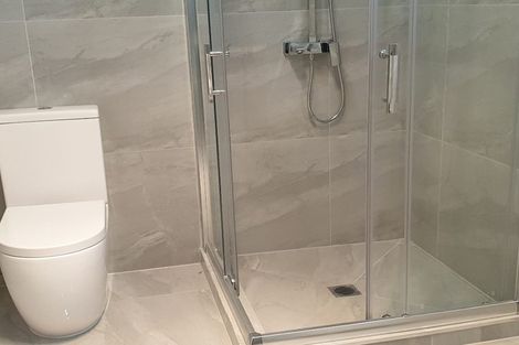 Photo of property in 18a Riverpark Crescent, Henderson, Auckland, 0610