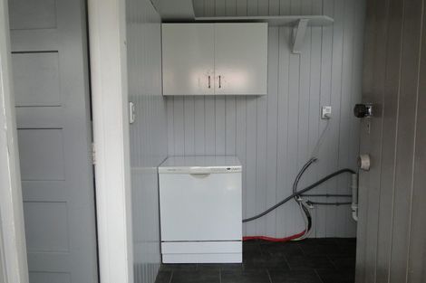 Photo of property in 9 Waiohua Road, Greenlane, Auckland, 1061