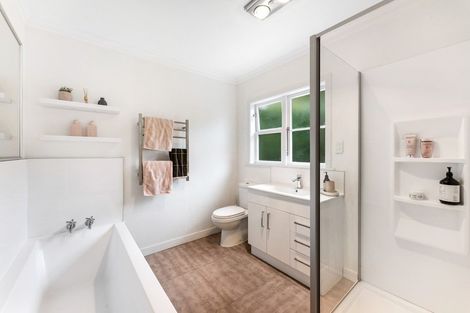 Photo of property in 39 Rawhiti Street, Stokes Valley, Lower Hutt, 5019