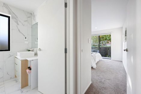 Photo of property in 33a Jillteresa Crescent, Half Moon Bay, Auckland, 2012