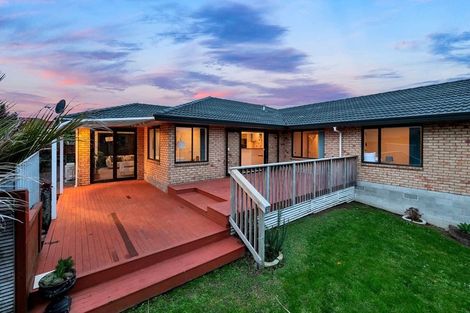 Photo of property in 16 Brittany Drive, Henderson, Auckland, 0612