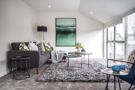 Photo of property in 15a The Parade, Bucklands Beach, Auckland, 2012