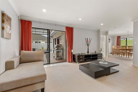 Photo of property in 62 Meadowland Drive, Somerville, Auckland, 2014