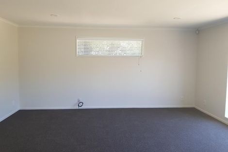 Photo of property in 28 Farnley Place, Parklands, Christchurch, 8083