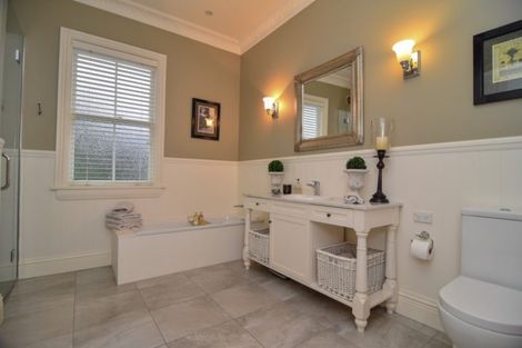 Photo of property in 10 Dixon Street, Carterton, 5713