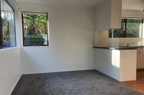 Photo of property in 9 Fitzherbert Avenue, West Harbour, Auckland, 0618