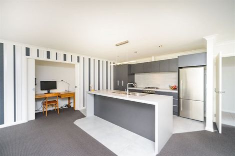 Photo of property in 12a Conway Place, Terrace End, Palmerston North, 4410