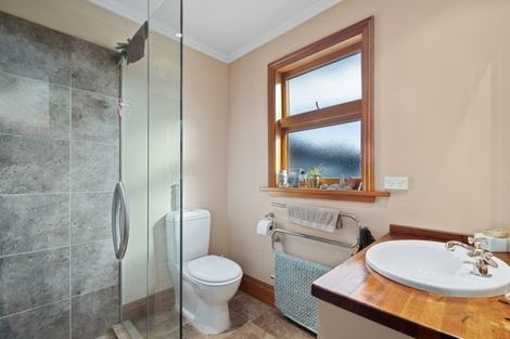 Photo of property in 32 Old Station Avenue, Wanaka, 9305