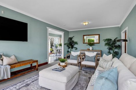 Photo of property in 44 Upjohn Street, Brooklands, New Plymouth, 4310