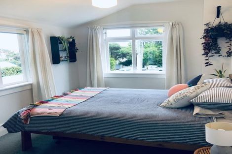 Photo of property in 353 Muritai Road, Eastbourne, Lower Hutt, 5013