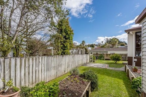 Photo of property in 30 Caribbean Drive, Unsworth Heights, Auckland, 0632