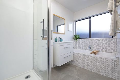 Photo of property in 1/25 Nicholas Road, Somerville, Auckland, 2014